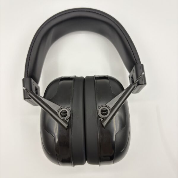 Physical noise-cancelling soundproof earmuffs with strong noise immunity and high comfort